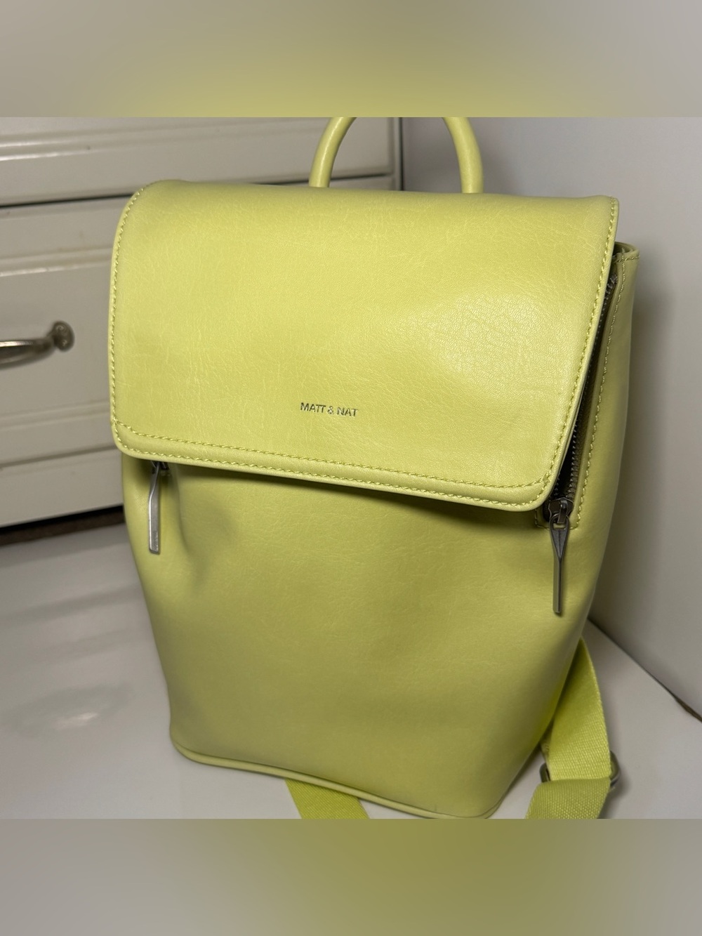 Matt & Nat Fabi Mini Backpack Martini Green Vegan - Picture 2 of 7